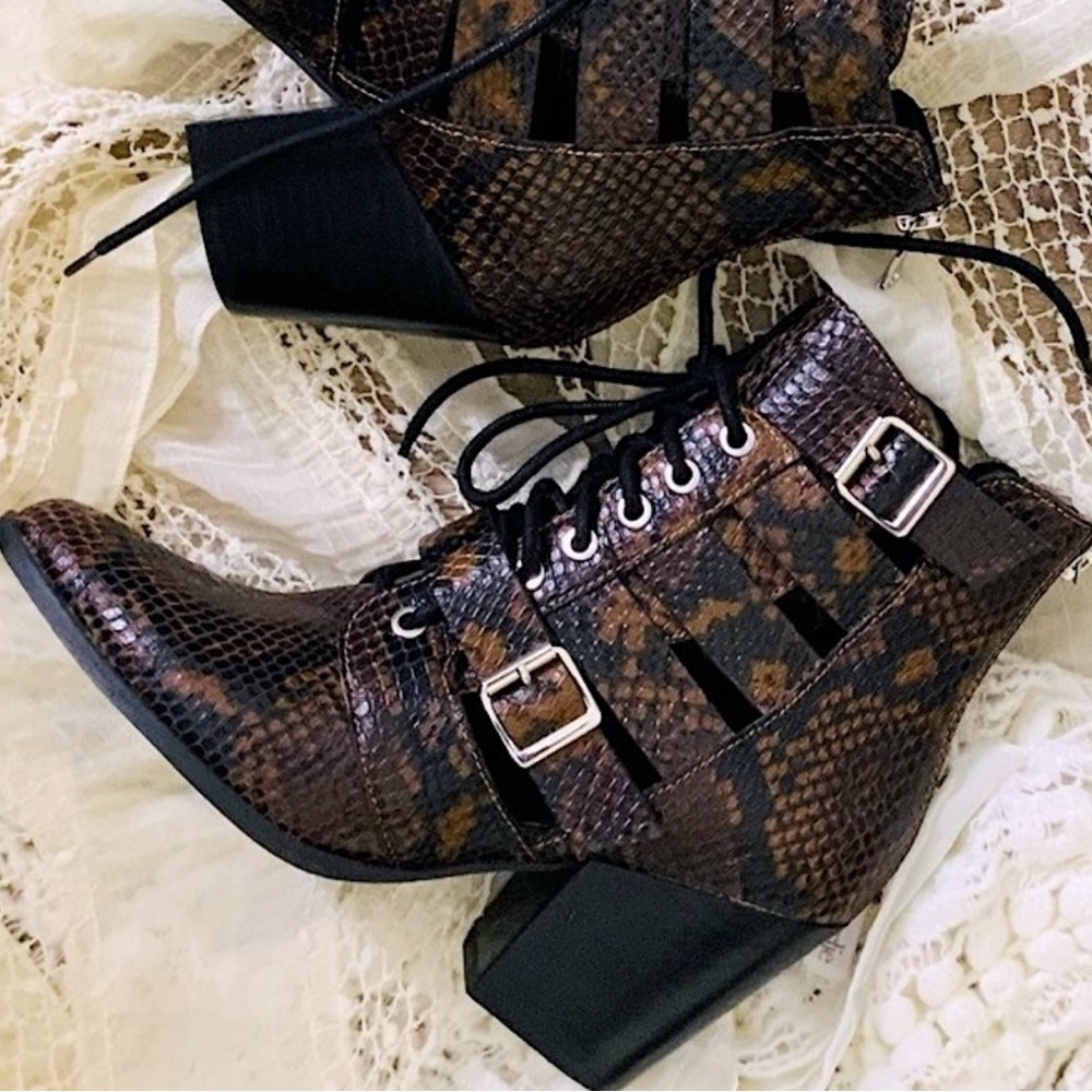 Steve Madden Leather Palermo Ankle Boot NWOT